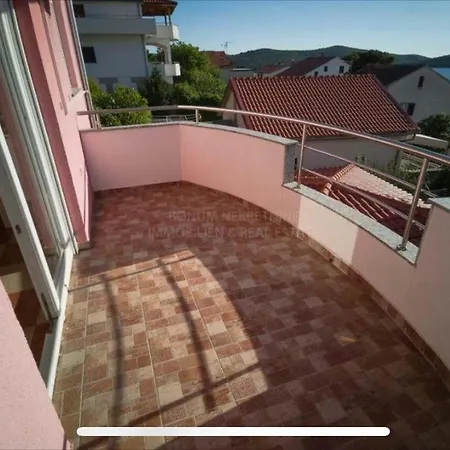 Apartment Apartment More